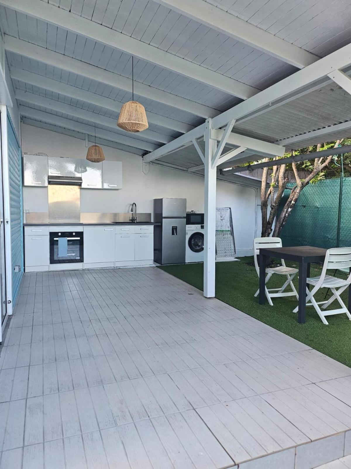 Sweet Colibri Apartment Saint-Pierre Bagian luar foto