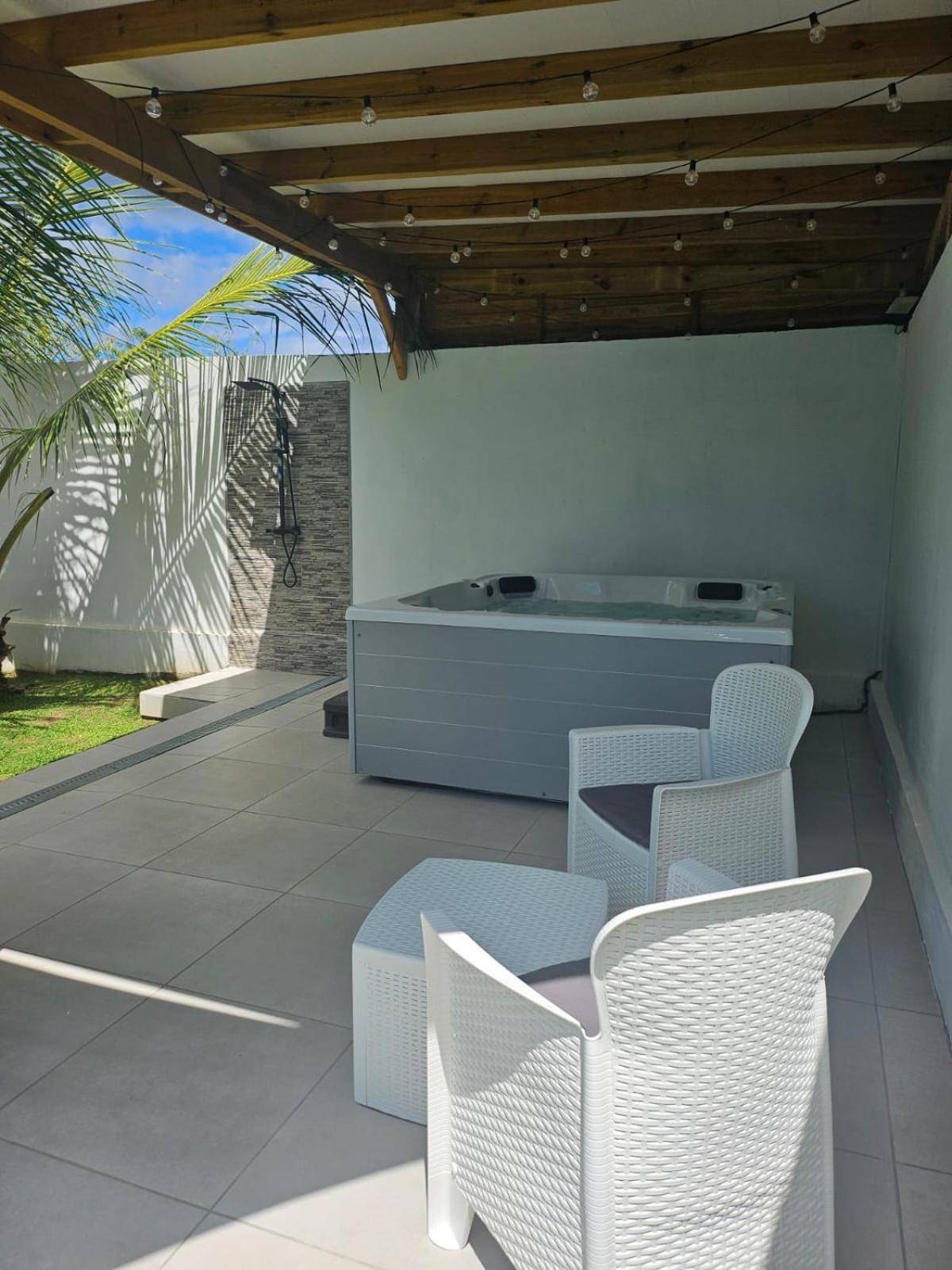 Sweet Colibri Apartment Saint-Pierre Bagian luar foto